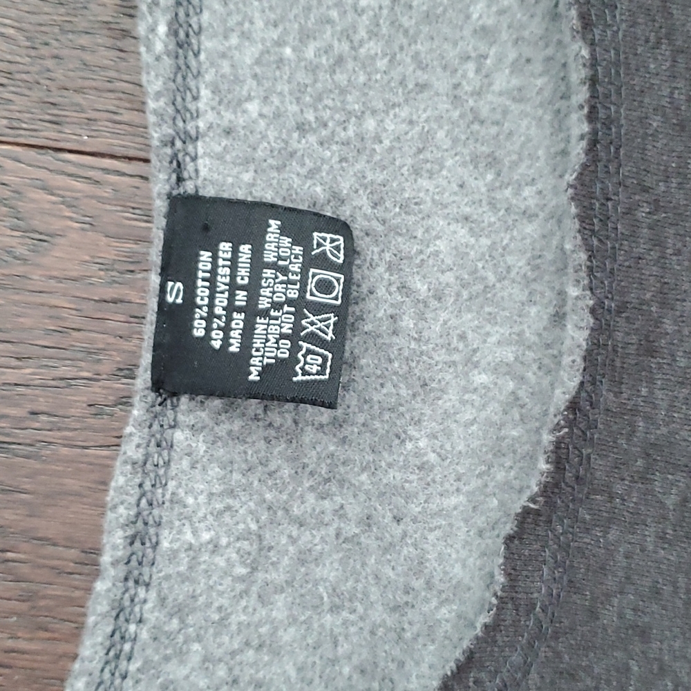 NWOT Toronto Raptors Rhinestone Sweatshirt Top - Picture 7 of 8